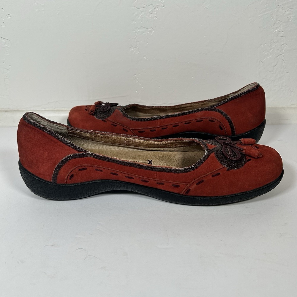 Hush‎ Puppies Red Leather Suede Embellished Flats Womens size 9.5 - Picture 5 of 7